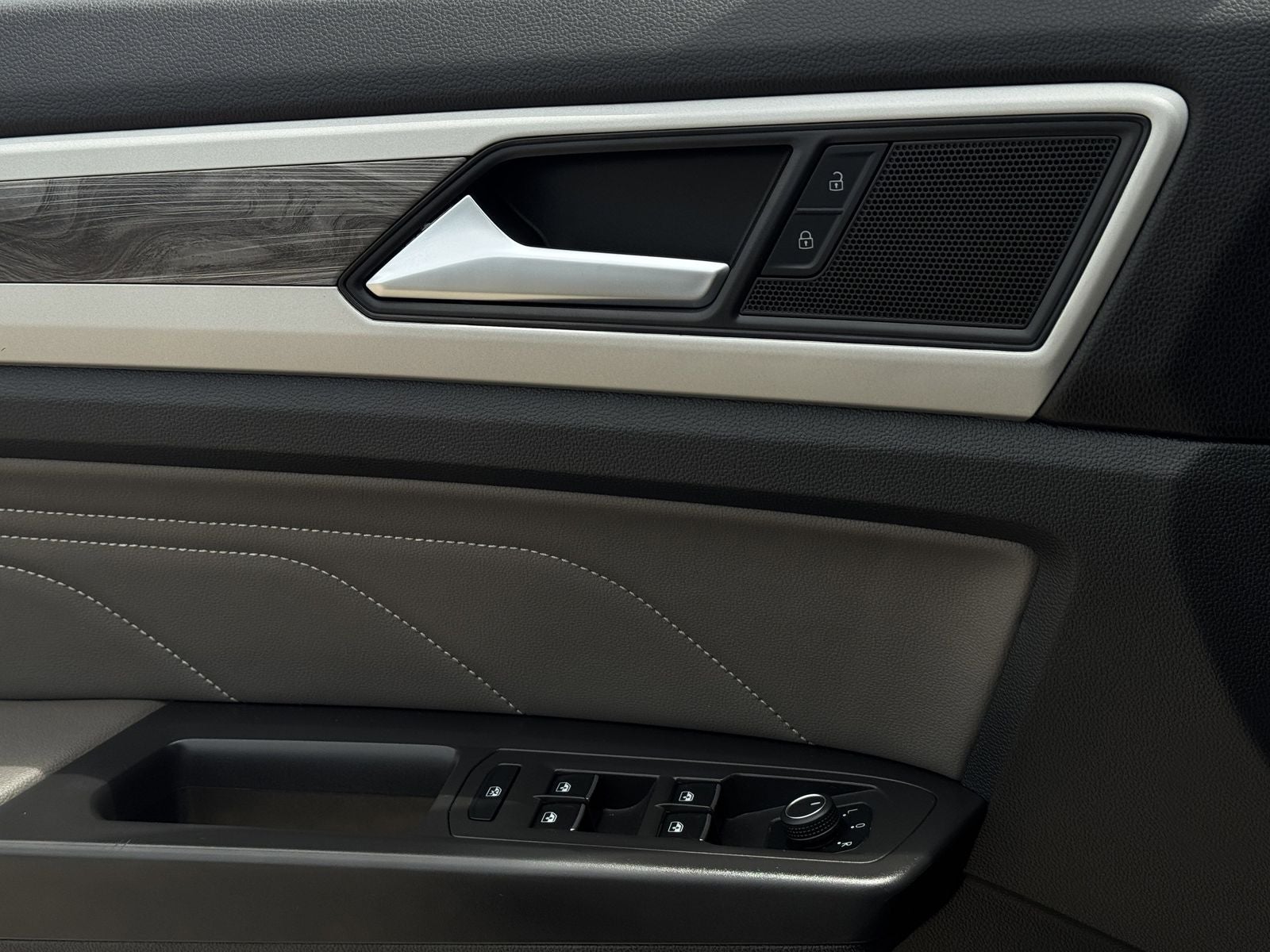 2023 Volkswagen Atlas Cross Sport 2.0T SE