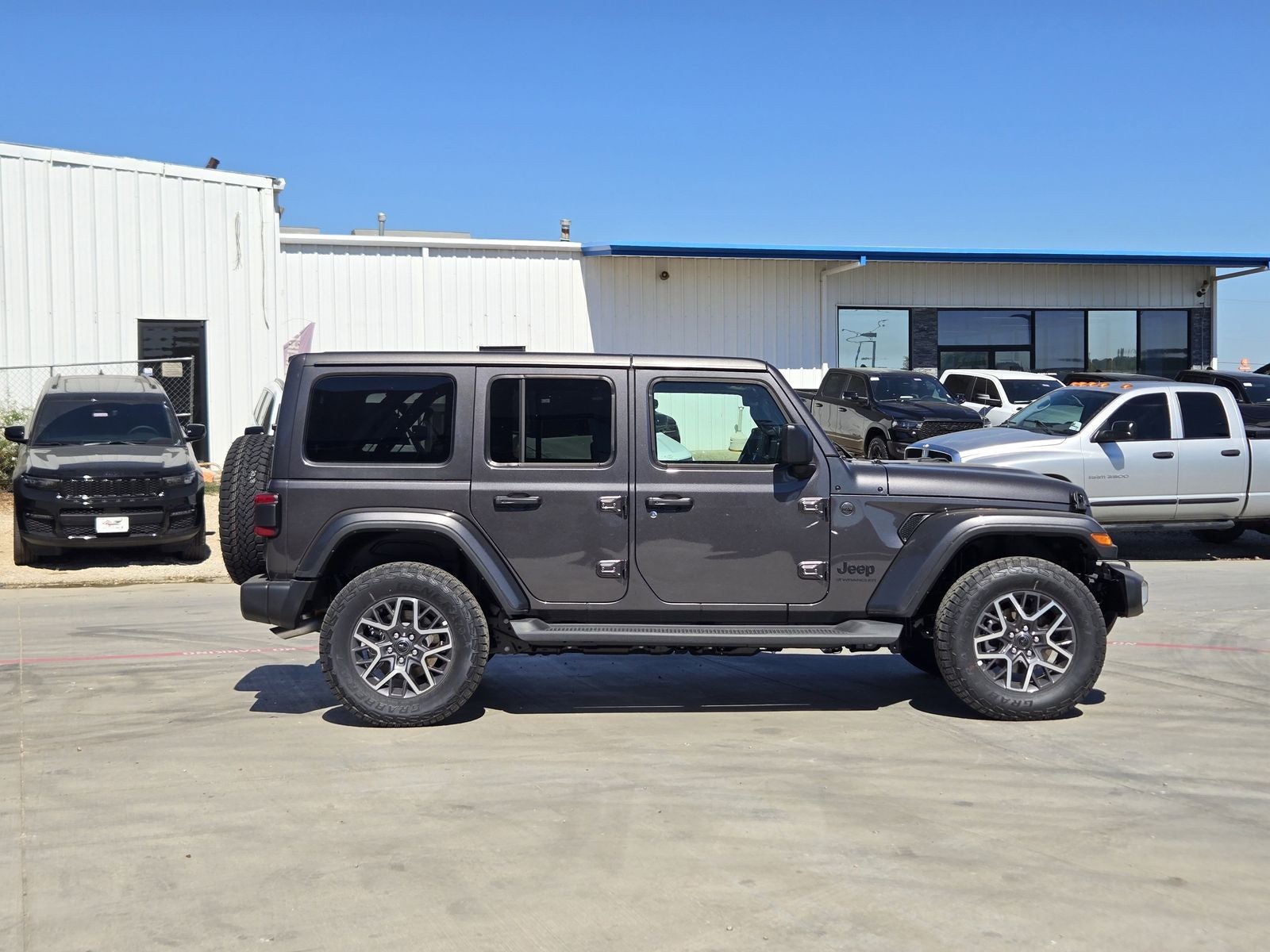2025 Jeep Wrangler WRANGLER 4-DOOR SAHARA