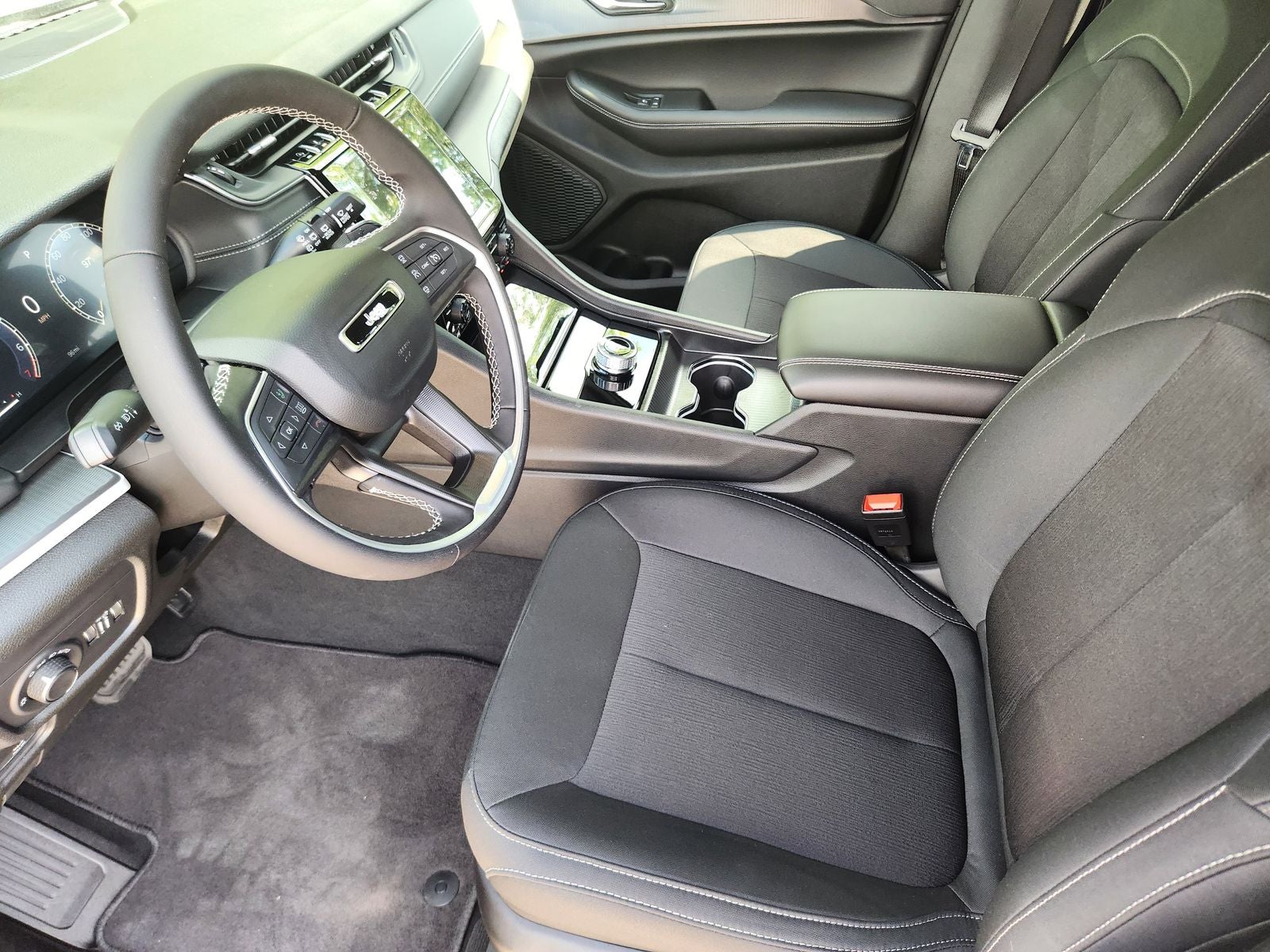 2026 Jeep Grand Cherokee GRAND CHEROKEE LAREDO 4X2
