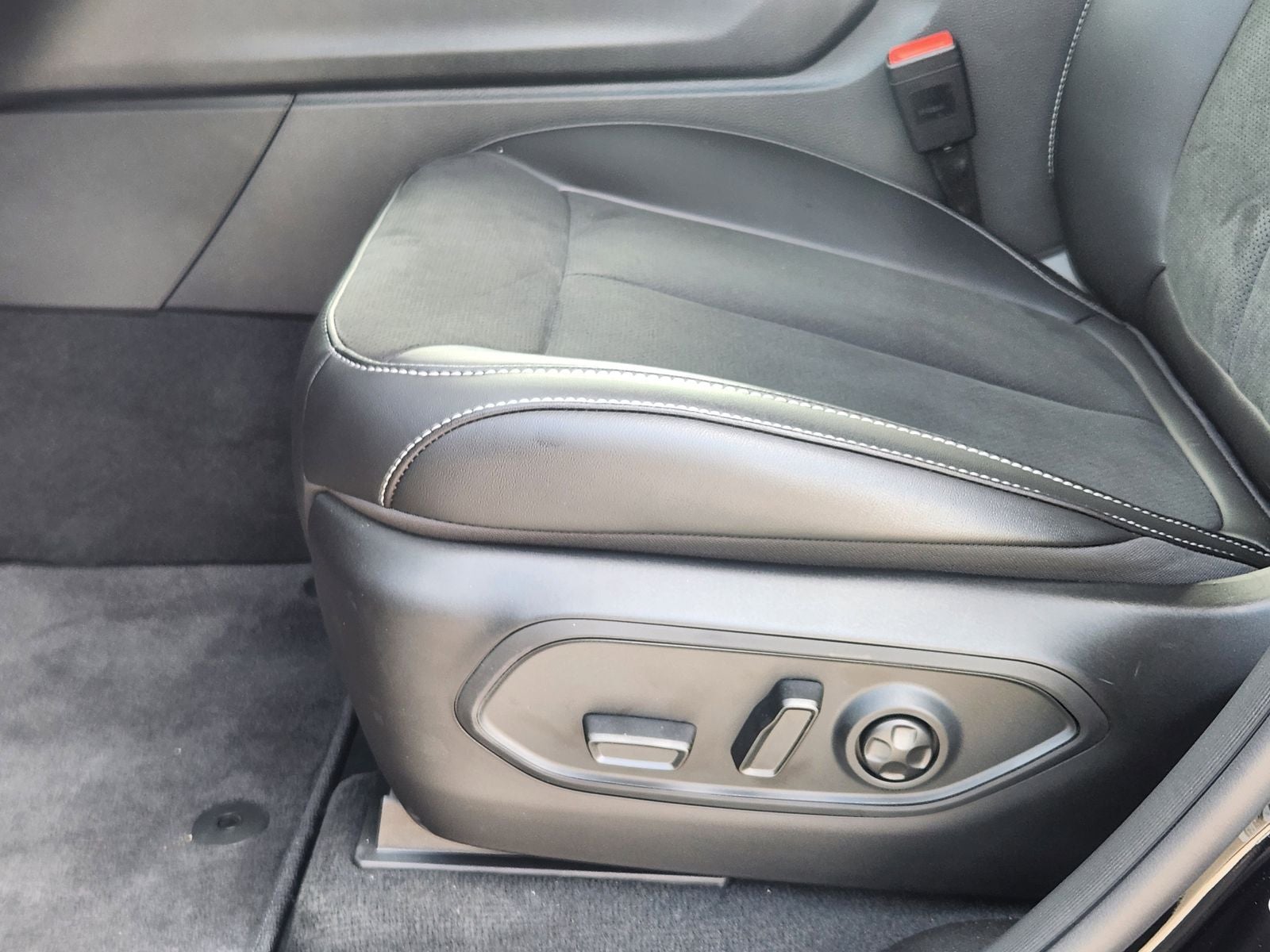 2026 Jeep Grand Cherokee GRAND CHEROKEE LAREDO ALTITUDE 4X2