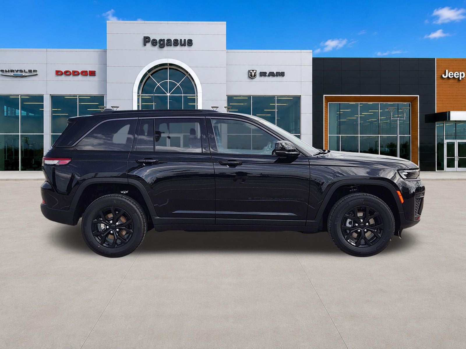 2026 Jeep Grand Cherokee GRAND CHEROKEE LAREDO ALTITUDE 4X2