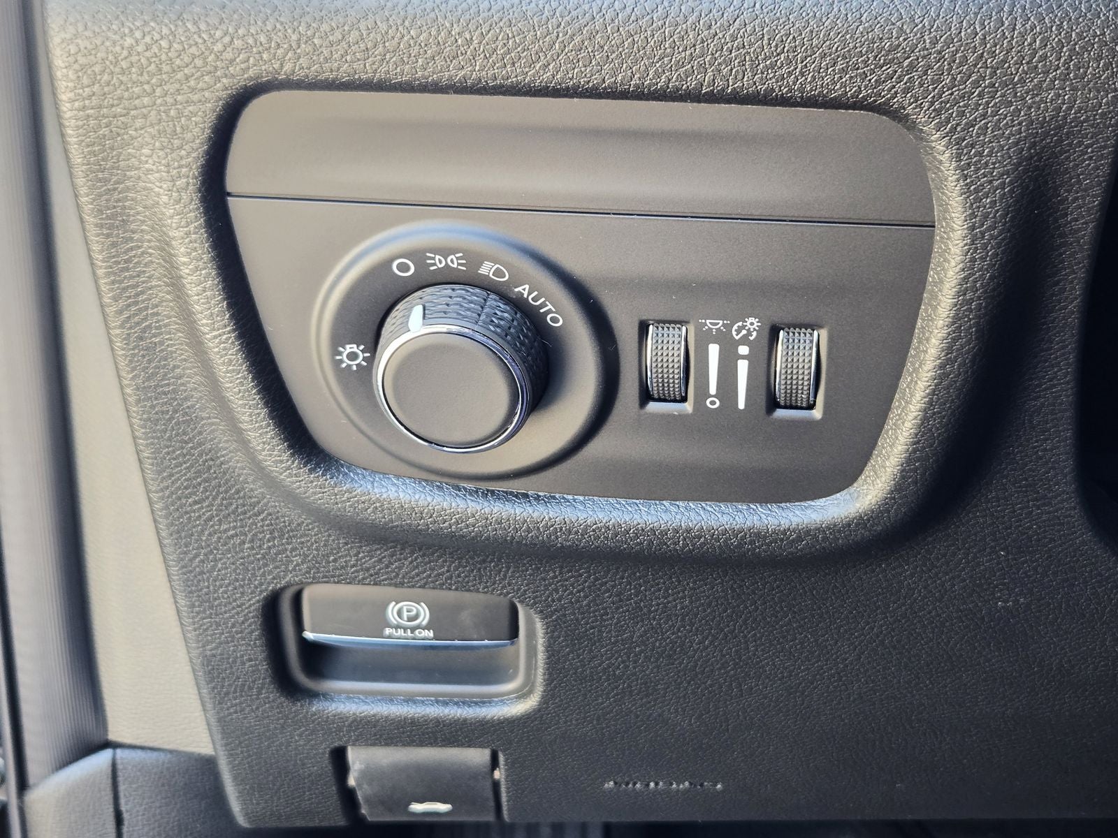 2025 Jeep Grand Cherokee L GRAND CHEROKEE L LAREDO X 4X2