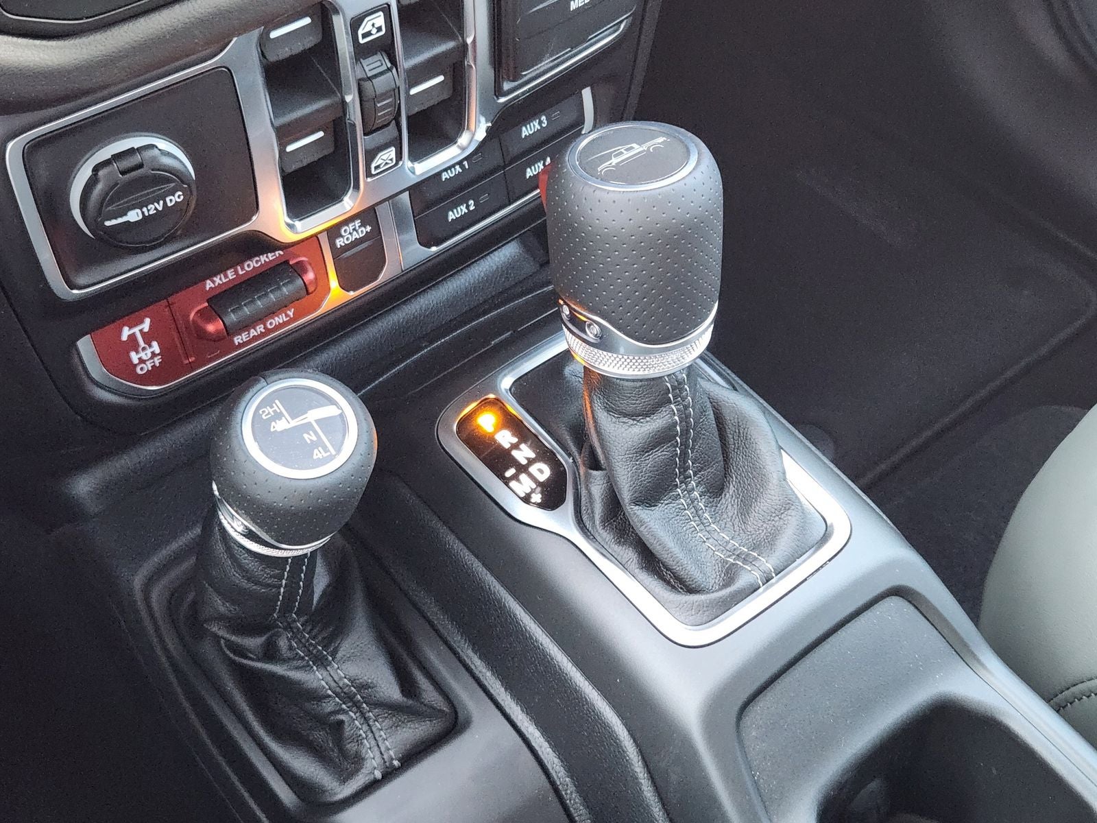 2026 Jeep Gladiator GLADIATOR MOJAVE 4X4