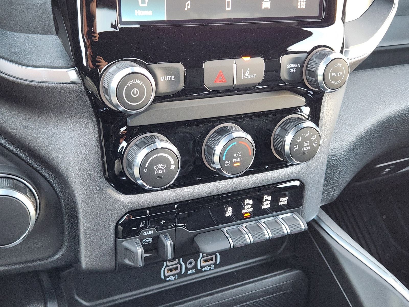 2026 RAM Ram 1500 RAM 1500 LONE STAR CREW CAB 4X2 5'7' BOX