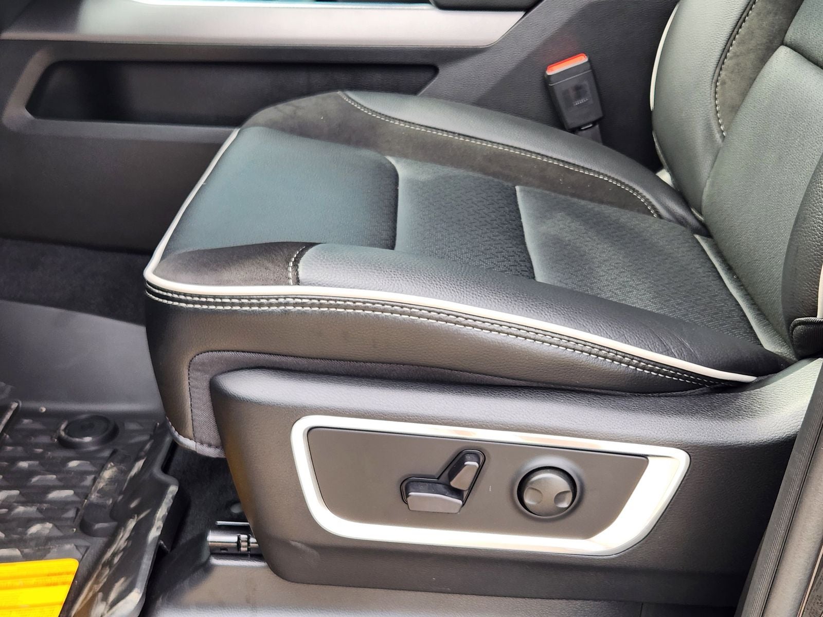 2026 RAM Ram 1500 RAM 1500 LARAMIE CREW CAB 4X2 5'7' BOX