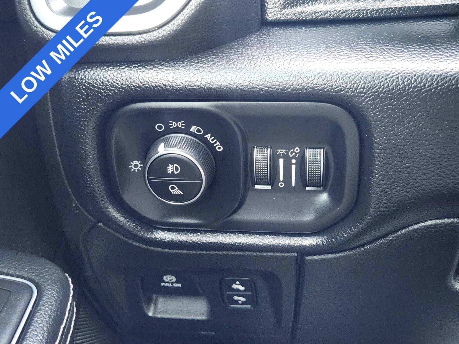 2019 RAM Ram 1500 Laramie Crew Cab 4x4 5'7' Box