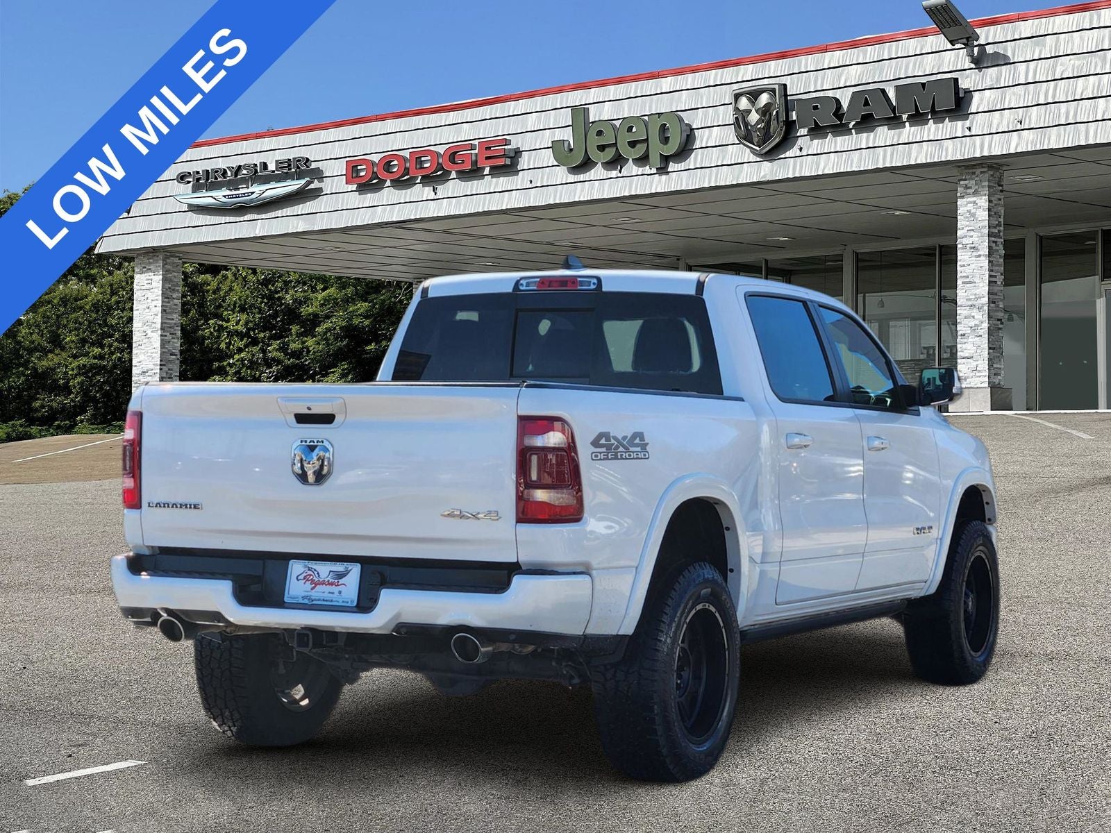 2019 RAM Ram 1500 Laramie Crew Cab 4x4 5'7' Box