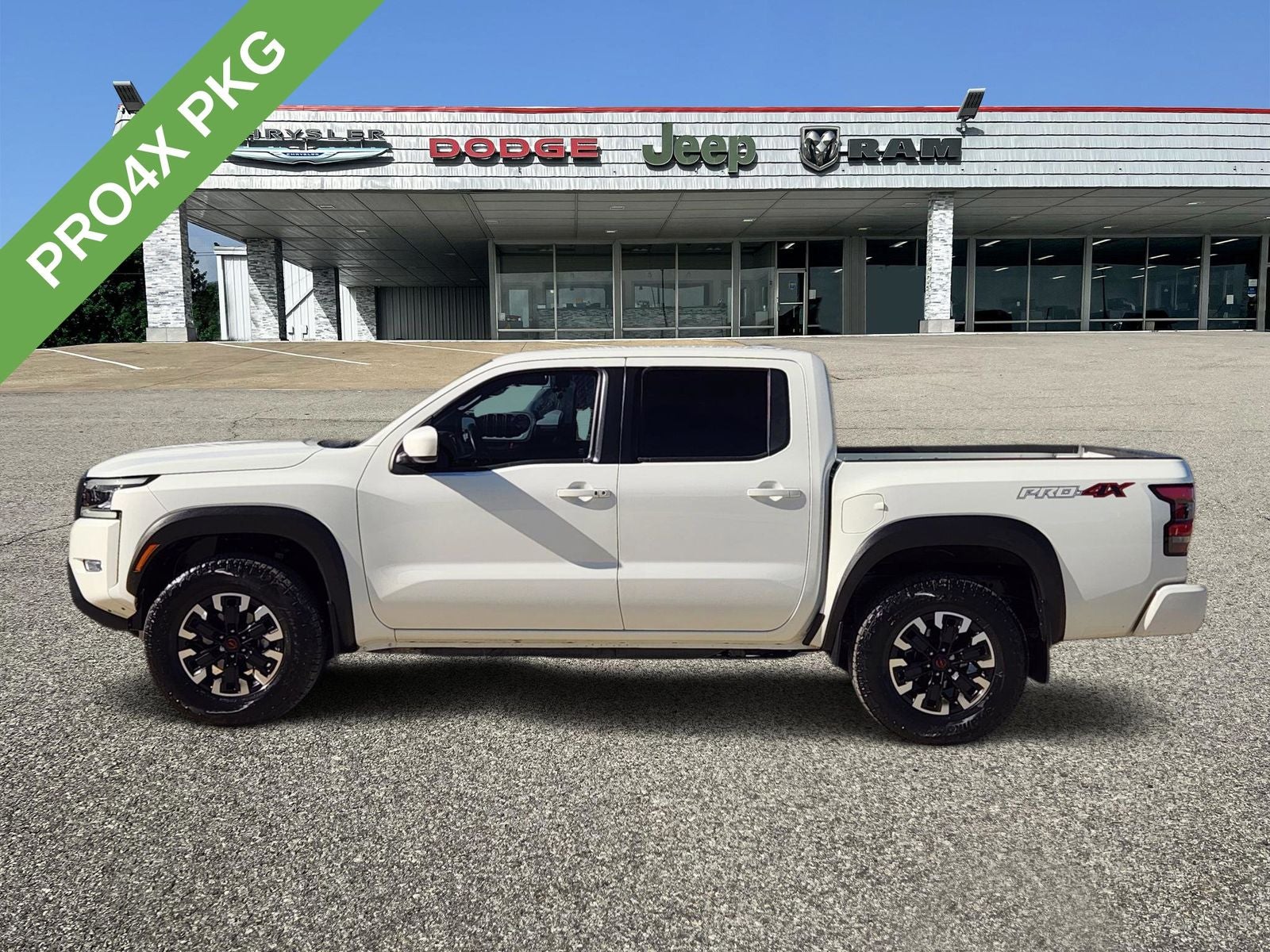 2024 Nissan Frontier Crew Cab PRO-4X 4x4