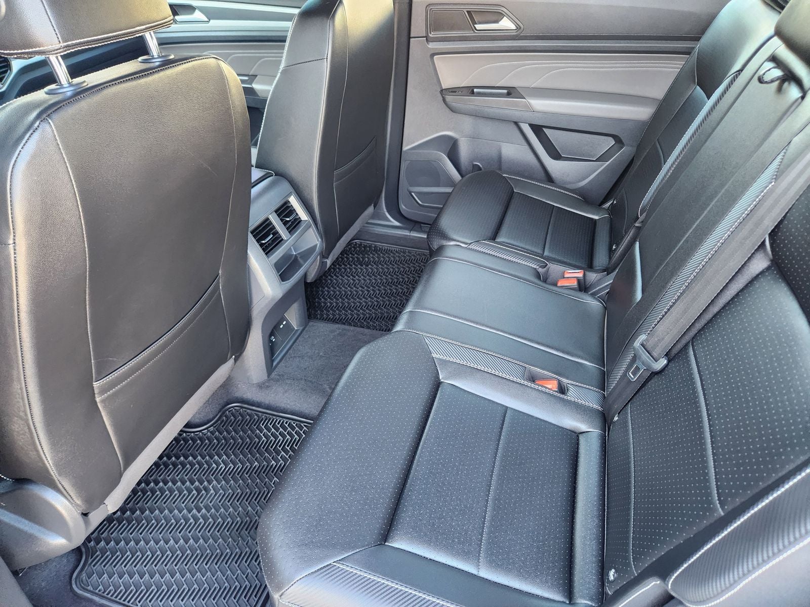 2022 Volkswagen Atlas Cross Sport 3.6L V6 SEL R-Line