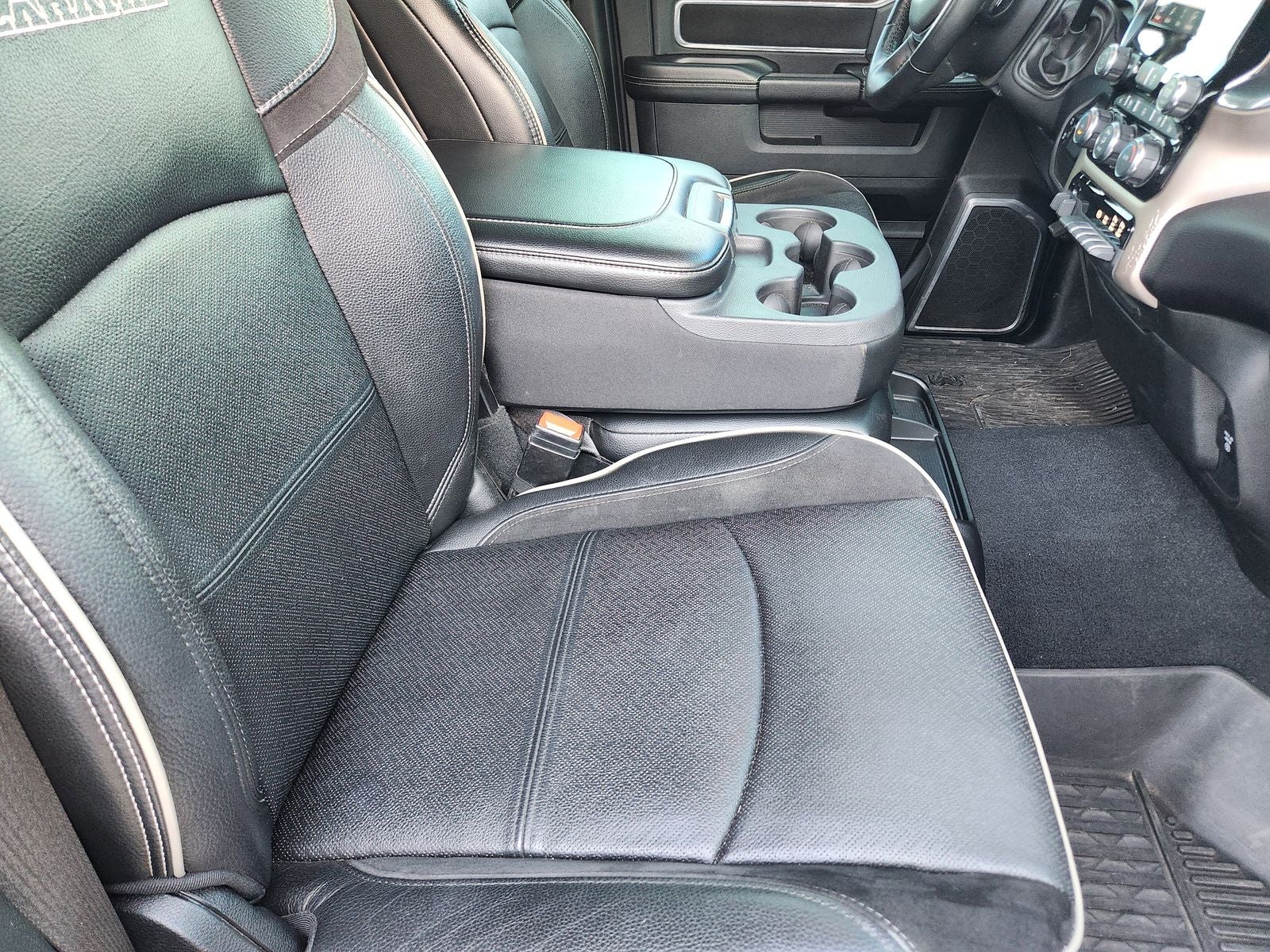 2022 RAM Ram 3500 Laramie Crew Cab 4x4 6'4' Box