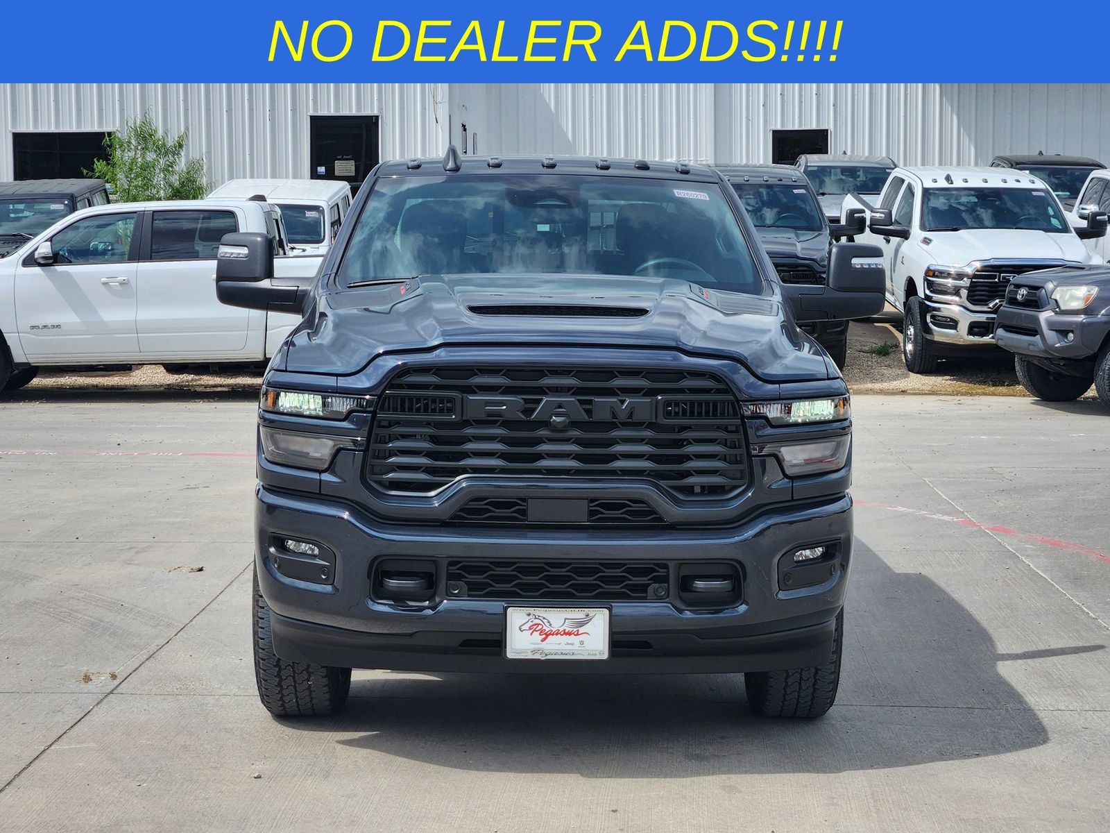 2026 RAM Ram 2500 RAM 2500 BLACK EXPRESS CREW CAB 4X4 6'4' BOX