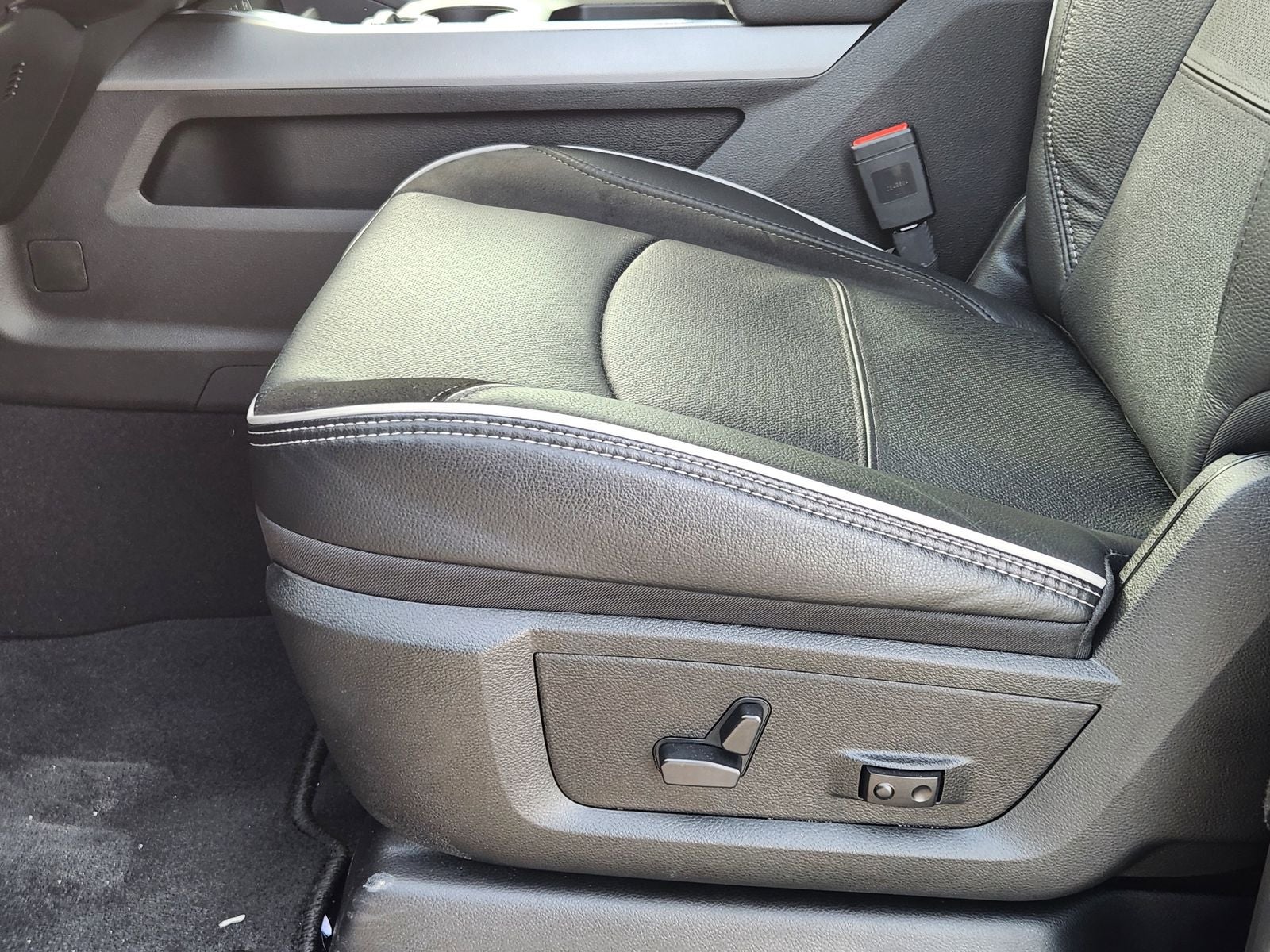 2025 RAM Ram 2500 RAM 2500 LARAMIE MEGA CAB 4X4 6'4' BOX