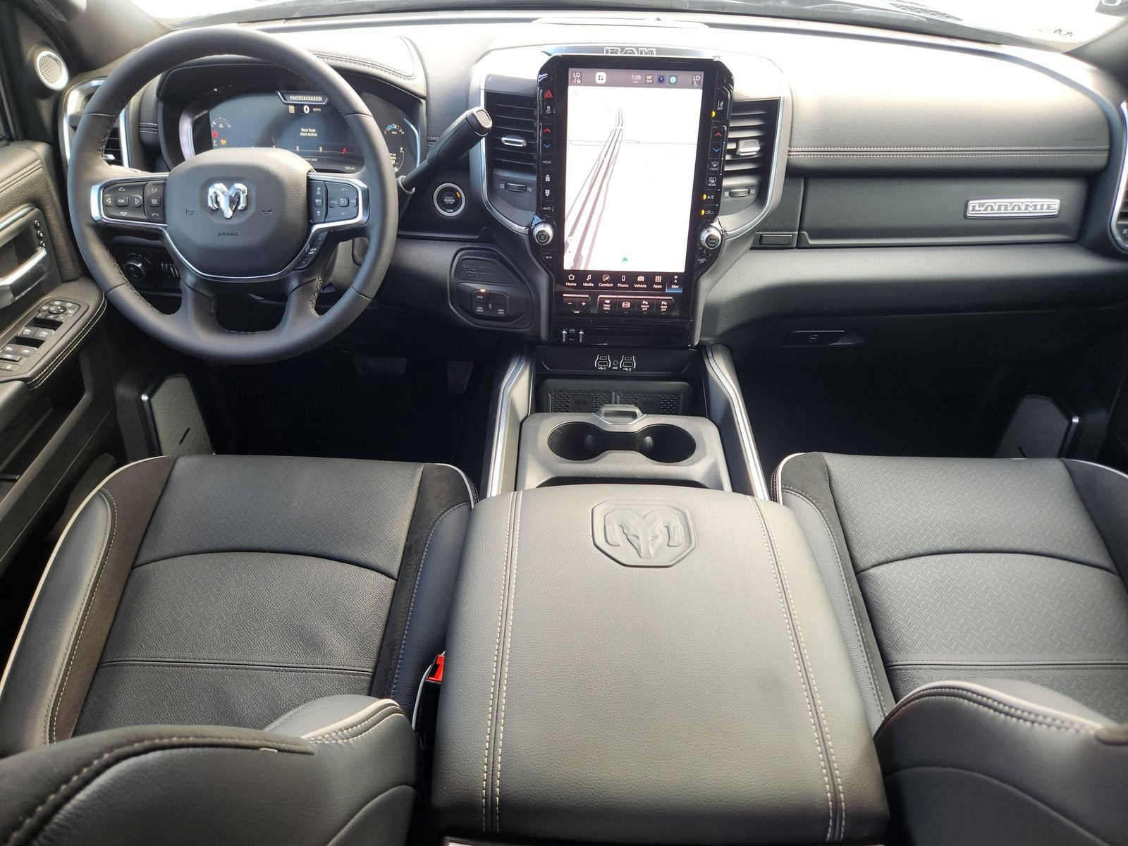 2025 RAM Ram 2500 RAM 2500 LARAMIE MEGA CAB 4X4 6'4' BOX