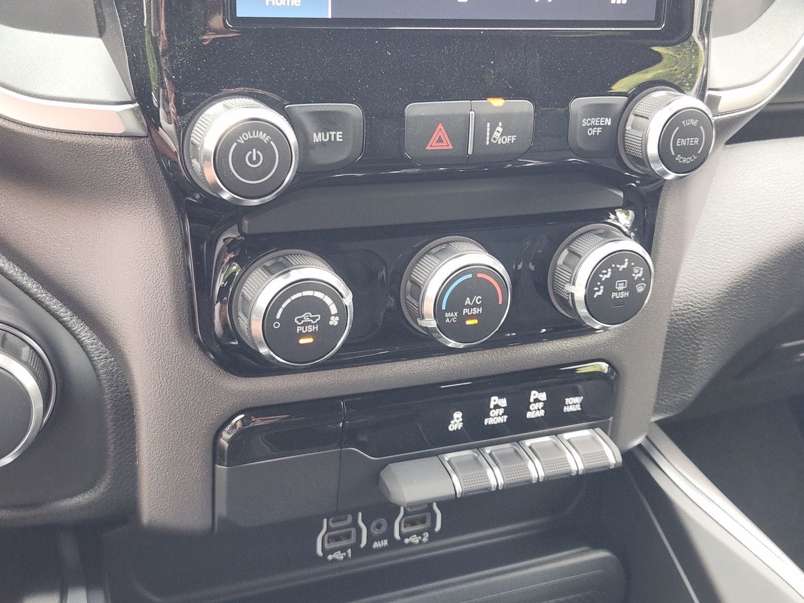2026 RAM Ram 1500 RAM 1500 EXPRESS CREW CAB 4X4 5'7' BOX