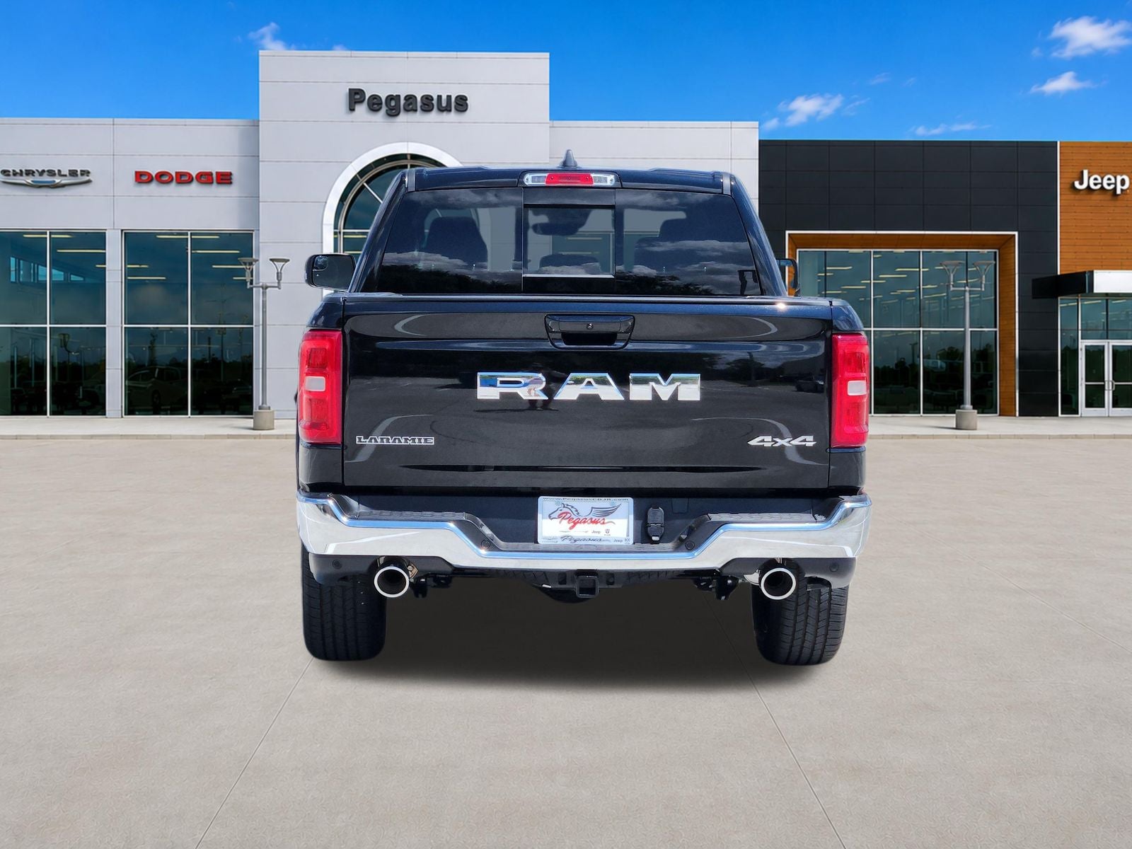 2026 RAM Ram 1500 RAM 1500 LARAMIE CREW CAB 4X4 5'7' BOX
