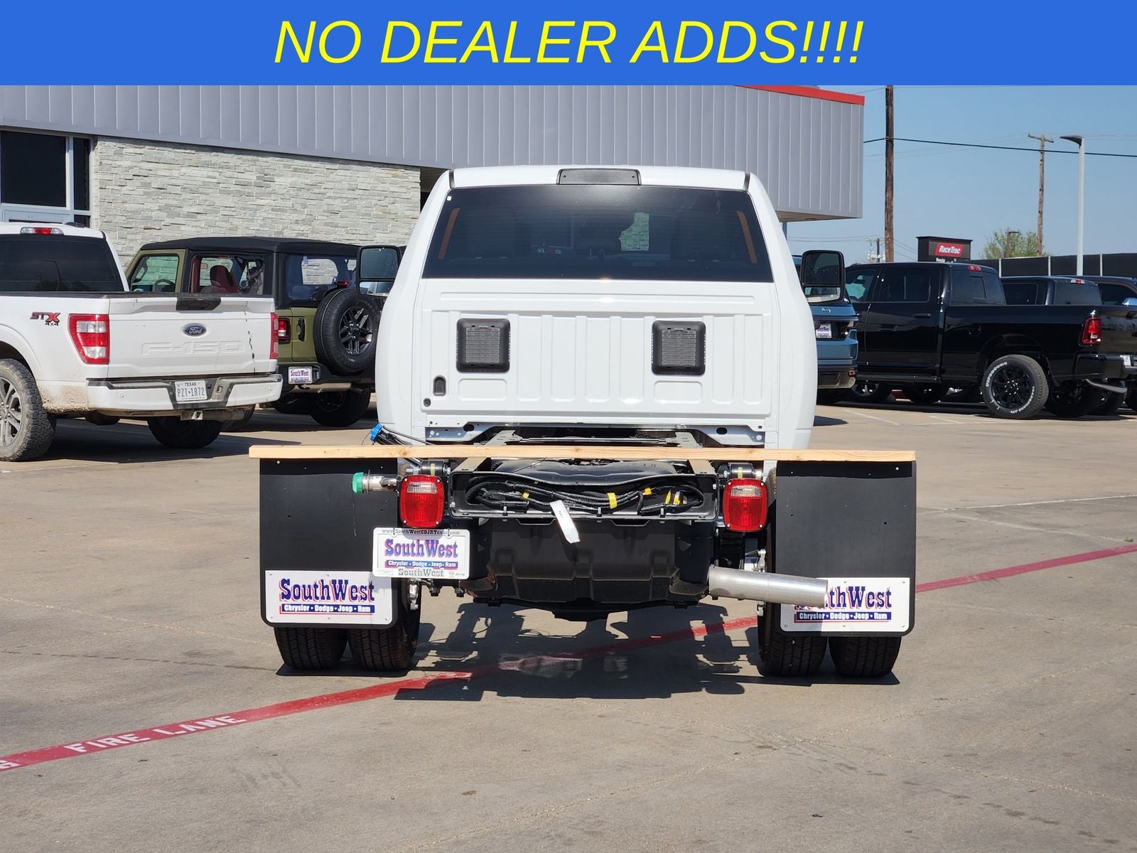 2026 RAM Ram 3500 Chassis Cab RAM 3500 TRADESMAN CREW CAB CHASSIS 4X4 60' CA