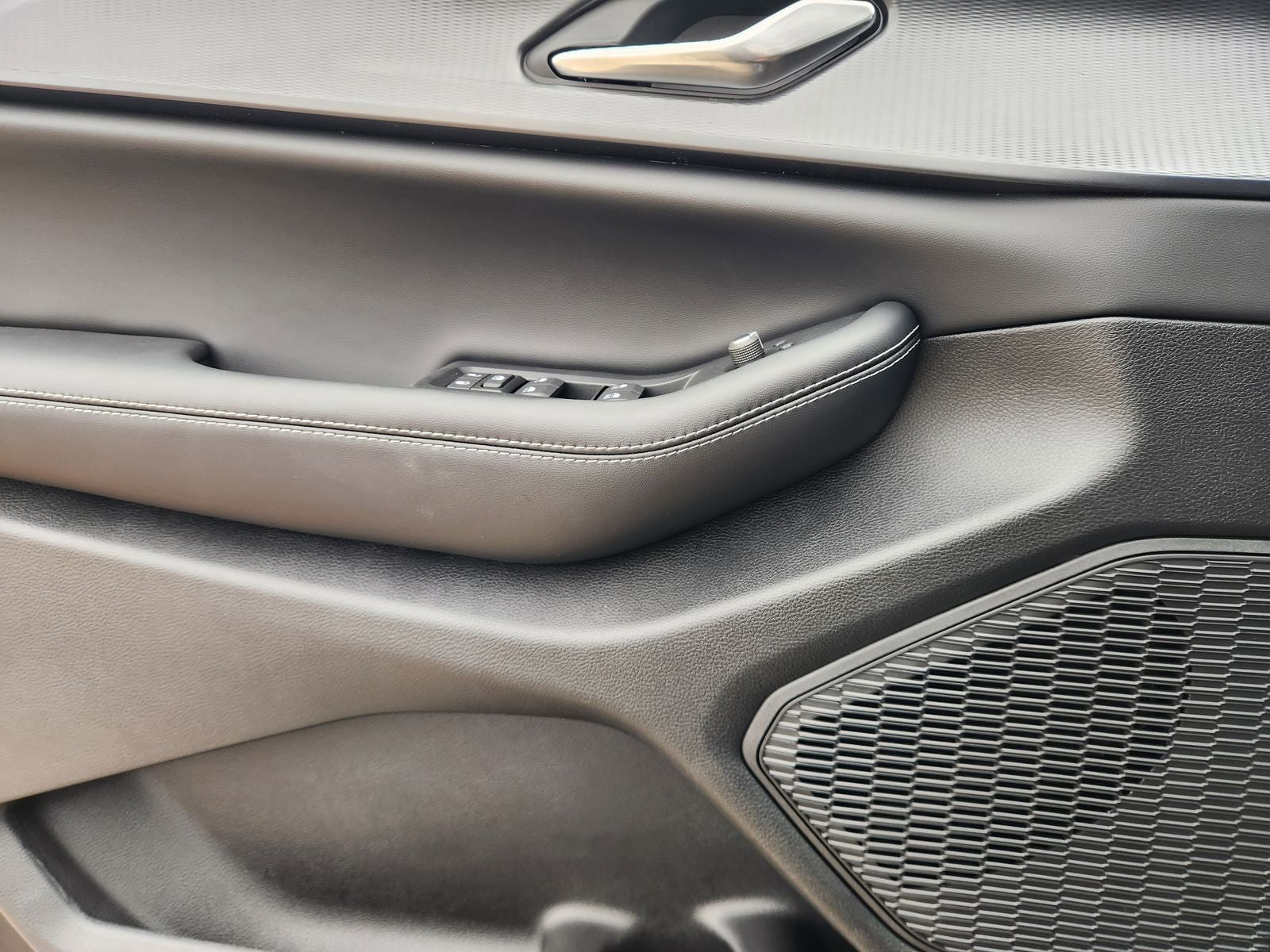 2025 Jeep Grand Cherokee GRAND CHEROKEE LAREDO X 4X2