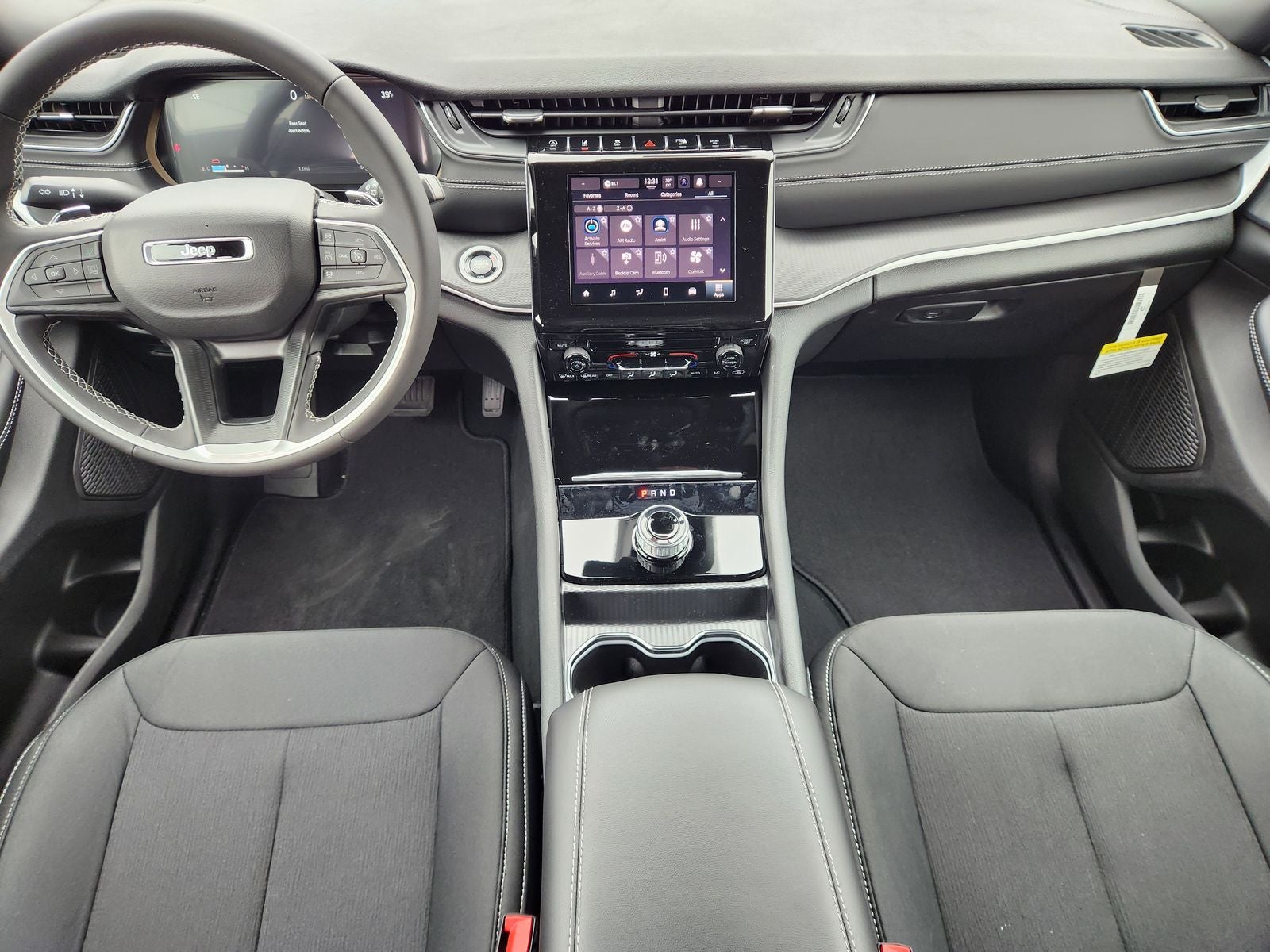 2025 Jeep Grand Cherokee GRAND CHEROKEE LAREDO X 4X2