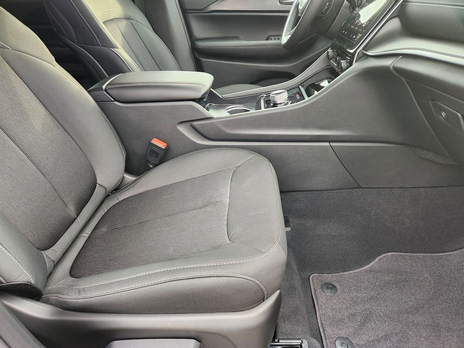 2025 Jeep Grand Cherokee GRAND CHEROKEE LAREDO X 4X2