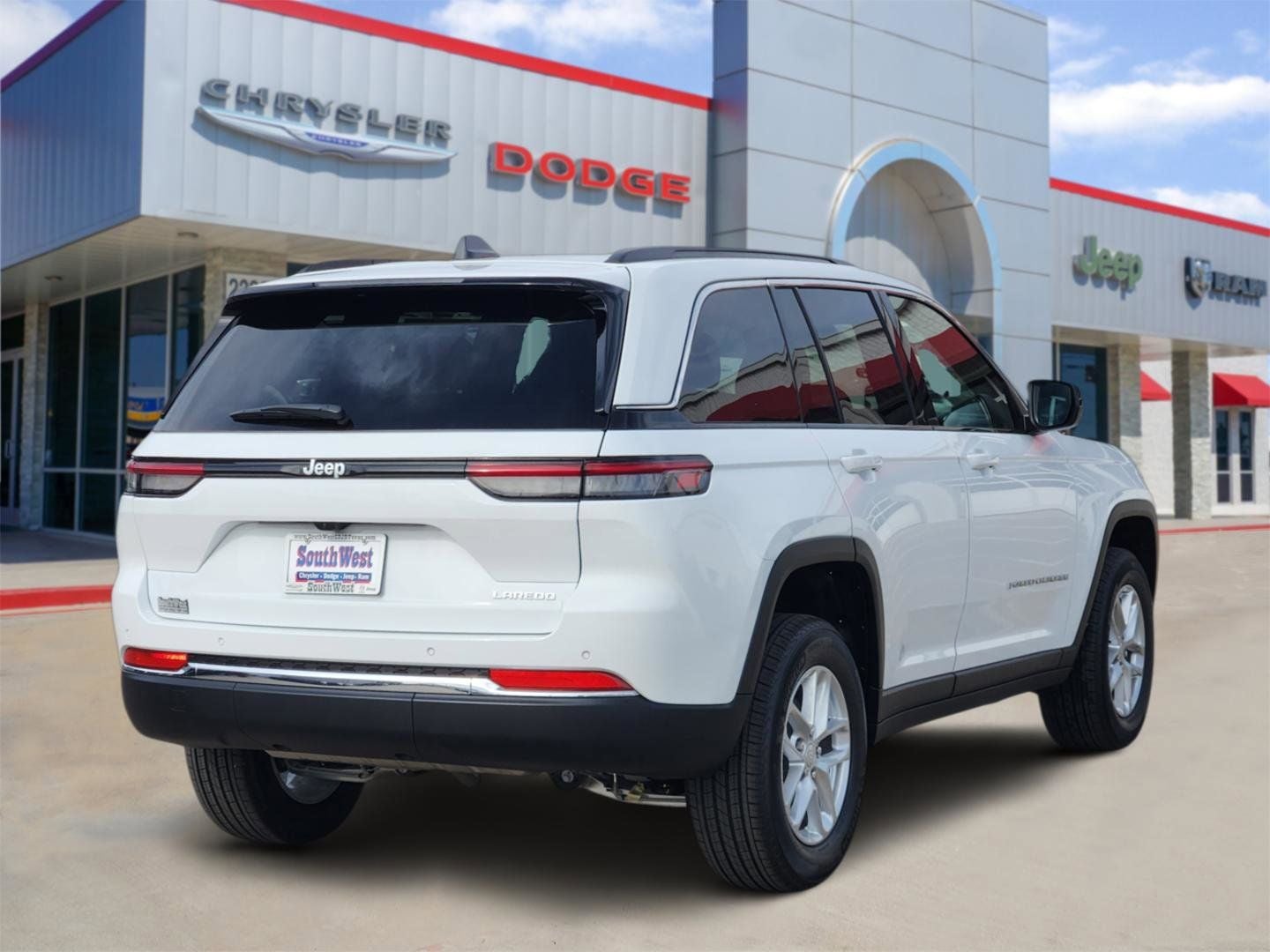 2025 Jeep Grand Cherokee GRAND CHEROKEE LAREDO 4X2