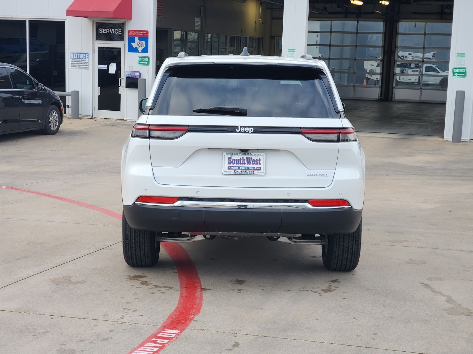 2025 Jeep Grand Cherokee GRAND CHEROKEE LAREDO X 4X2