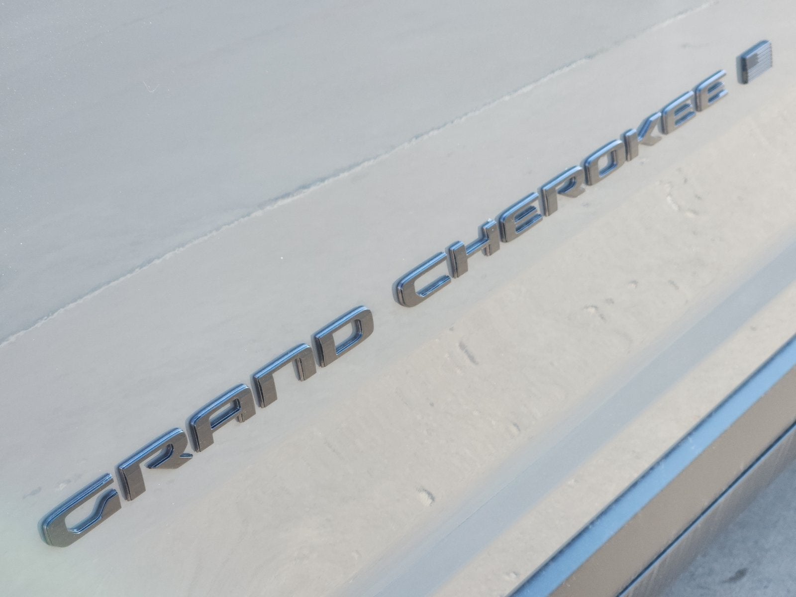 2027 Jeep Grand Cherokee Laredo Altitude