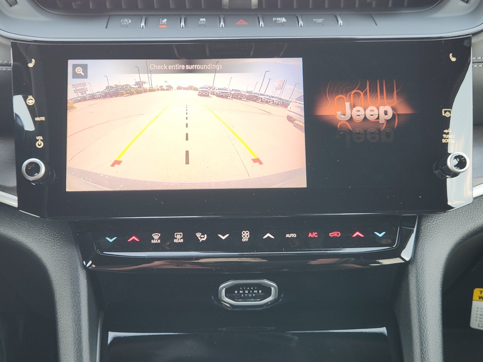 2027 Jeep Grand Cherokee Laredo Altitude