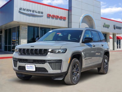 2027 Jeep Grand Cherokee Laredo Altitude