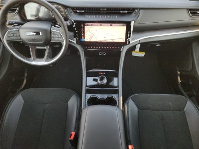 2027 Jeep Grand Cherokee Laredo Altitude