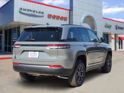 2027 Jeep Grand Cherokee Laredo Altitude