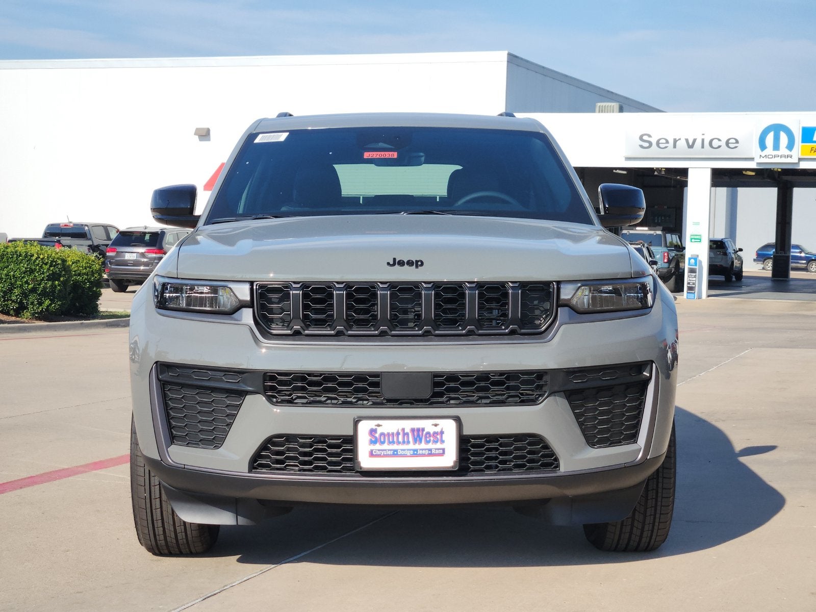 2027 Jeep Grand Cherokee Laredo Altitude