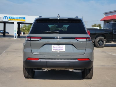2027 Jeep Grand Cherokee Laredo Altitude