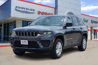 2025 Jeep Grand Cherokee GRAND CHEROKEE LAREDO X 4X4