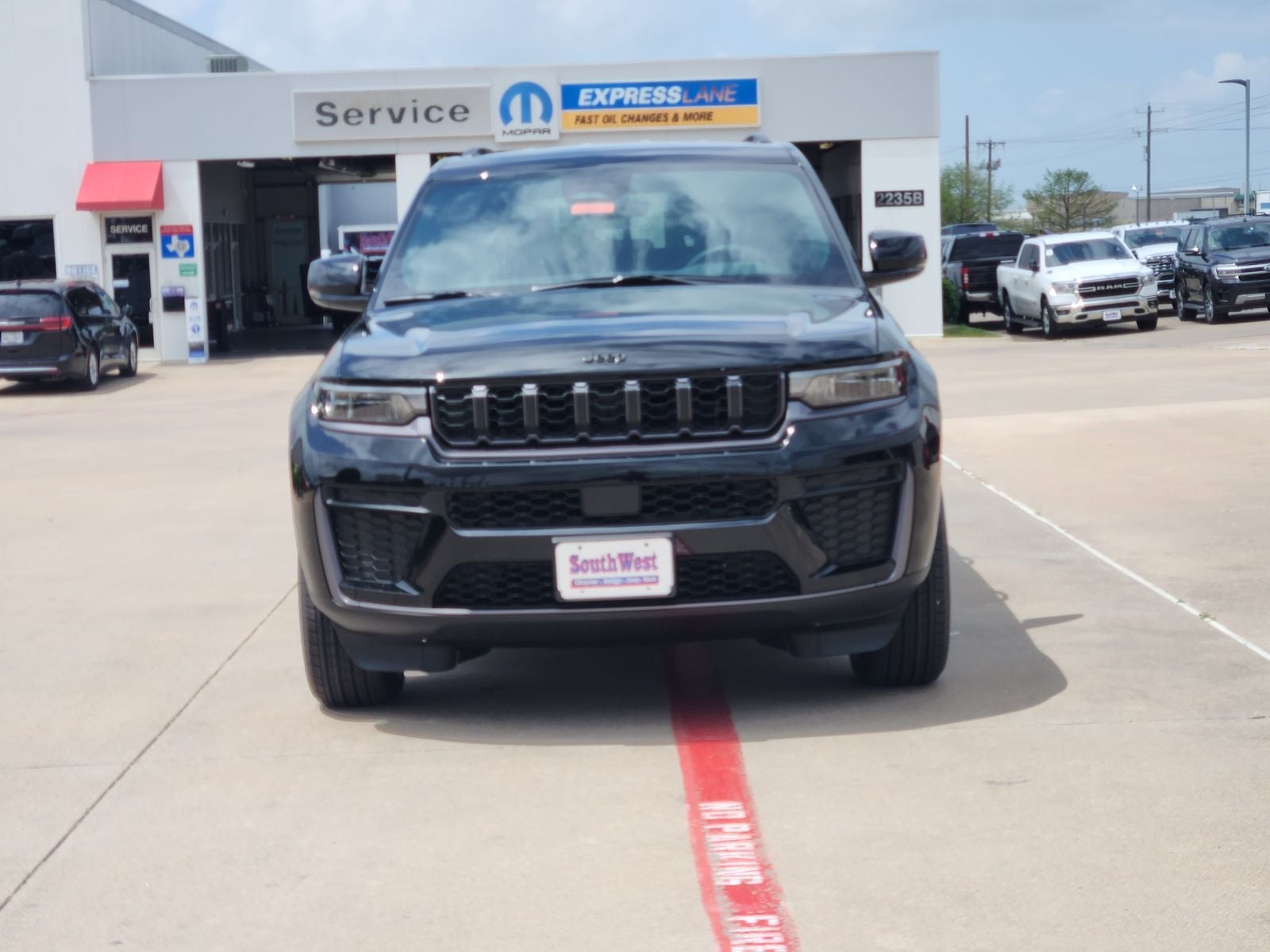 2026 Jeep Grand Cherokee GRAND CHEROKEE LAREDO ALTITUDE 4X4