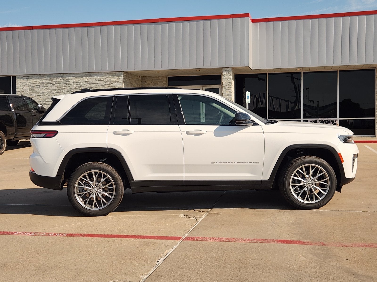 2027 Jeep Grand Cherokee GRAND CHEROKEE LIMITED 4X4