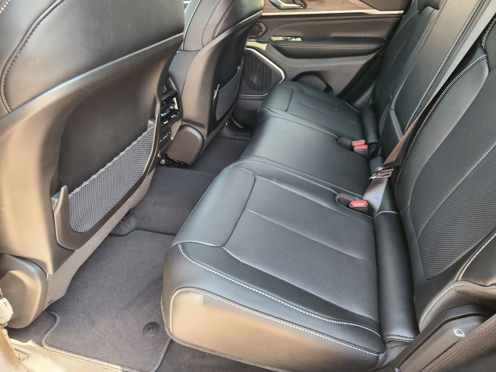 2027 Jeep Grand Cherokee Limited Reserve