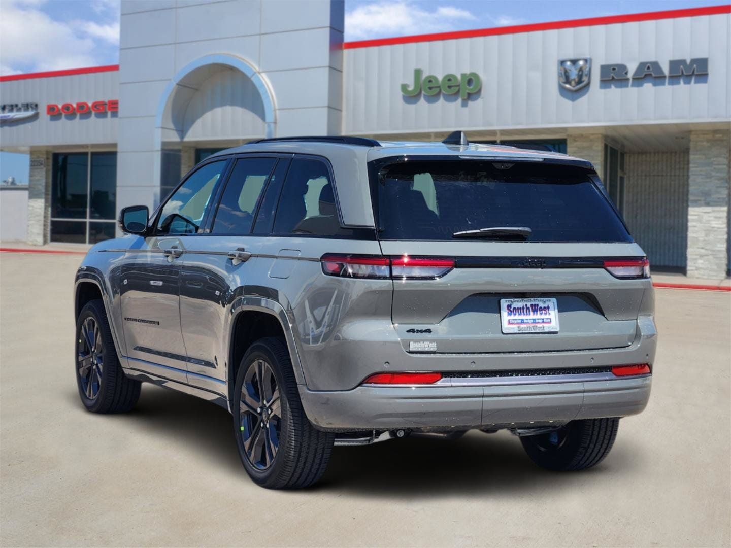 2027 Jeep Grand Cherokee Limited Reserve