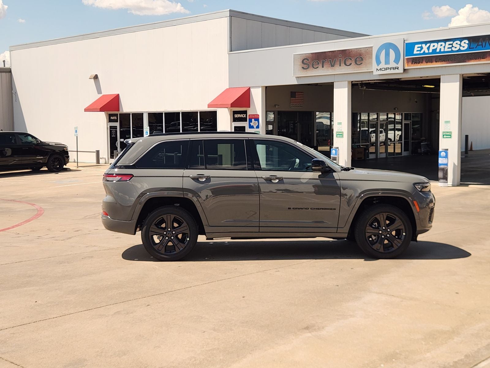 2027 Jeep Grand Cherokee Limited Reserve
