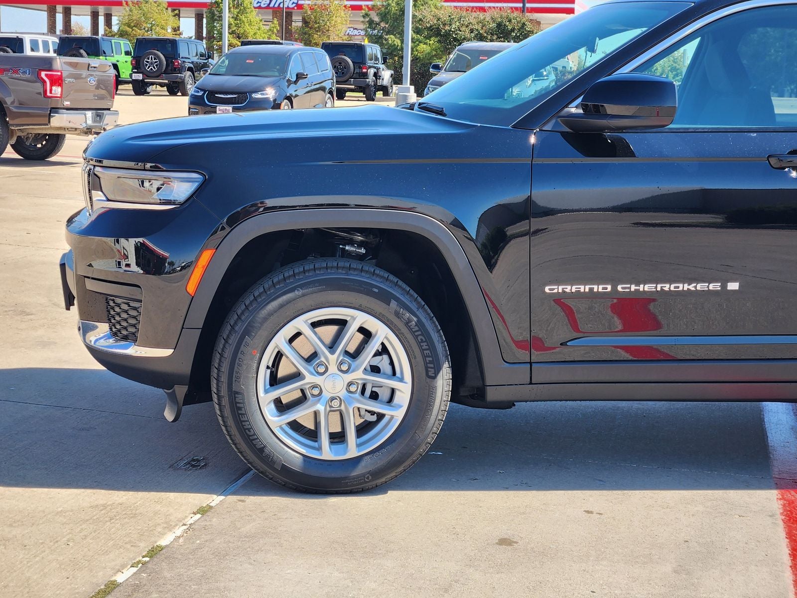 2025 Jeep Grand Cherokee GRAND CHEROKEE L LAREDO X 4X2