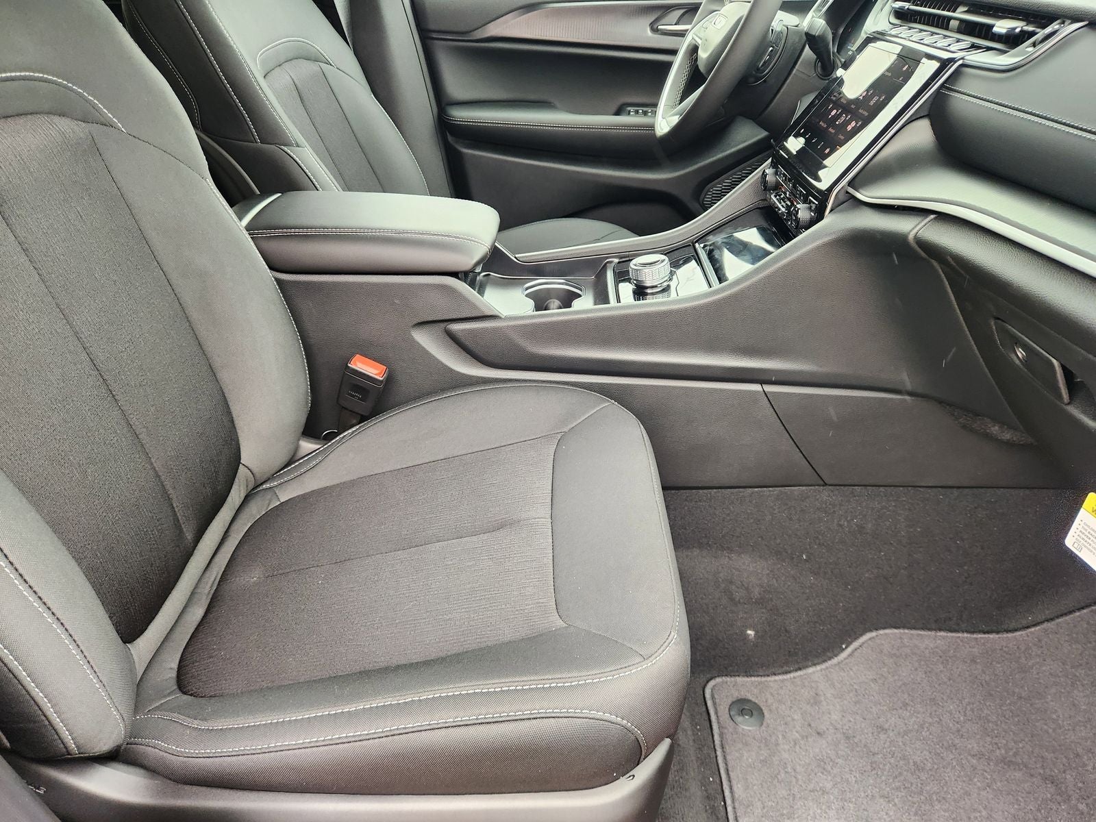 2025 Jeep Grand Cherokee GRAND CHEROKEE L LAREDO X 4X4