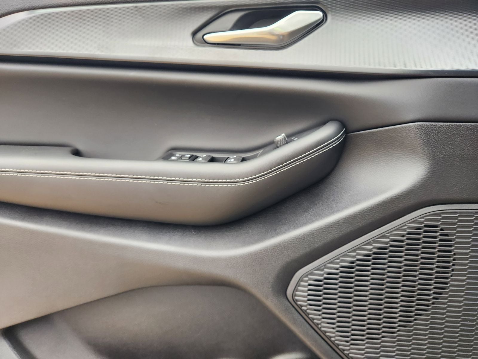 2025 Jeep Grand Cherokee GRAND CHEROKEE L LAREDO X 4X4