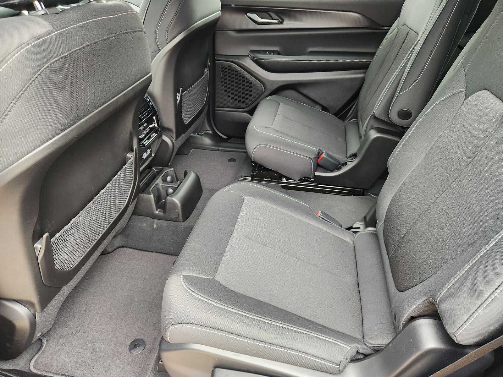 2025 Jeep Grand Cherokee GRAND CHEROKEE L LAREDO X 4X4