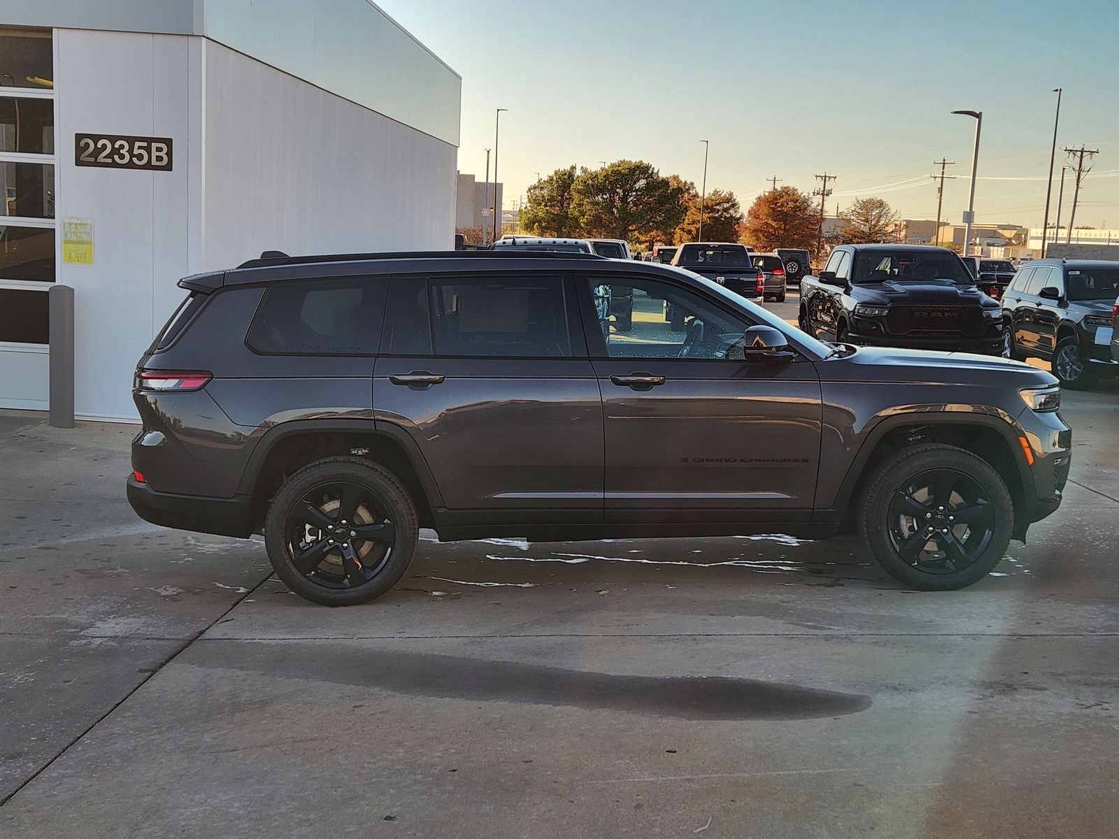 2025 Jeep Grand Cherokee GRAND CHEROKEE L LIMITED 4X4