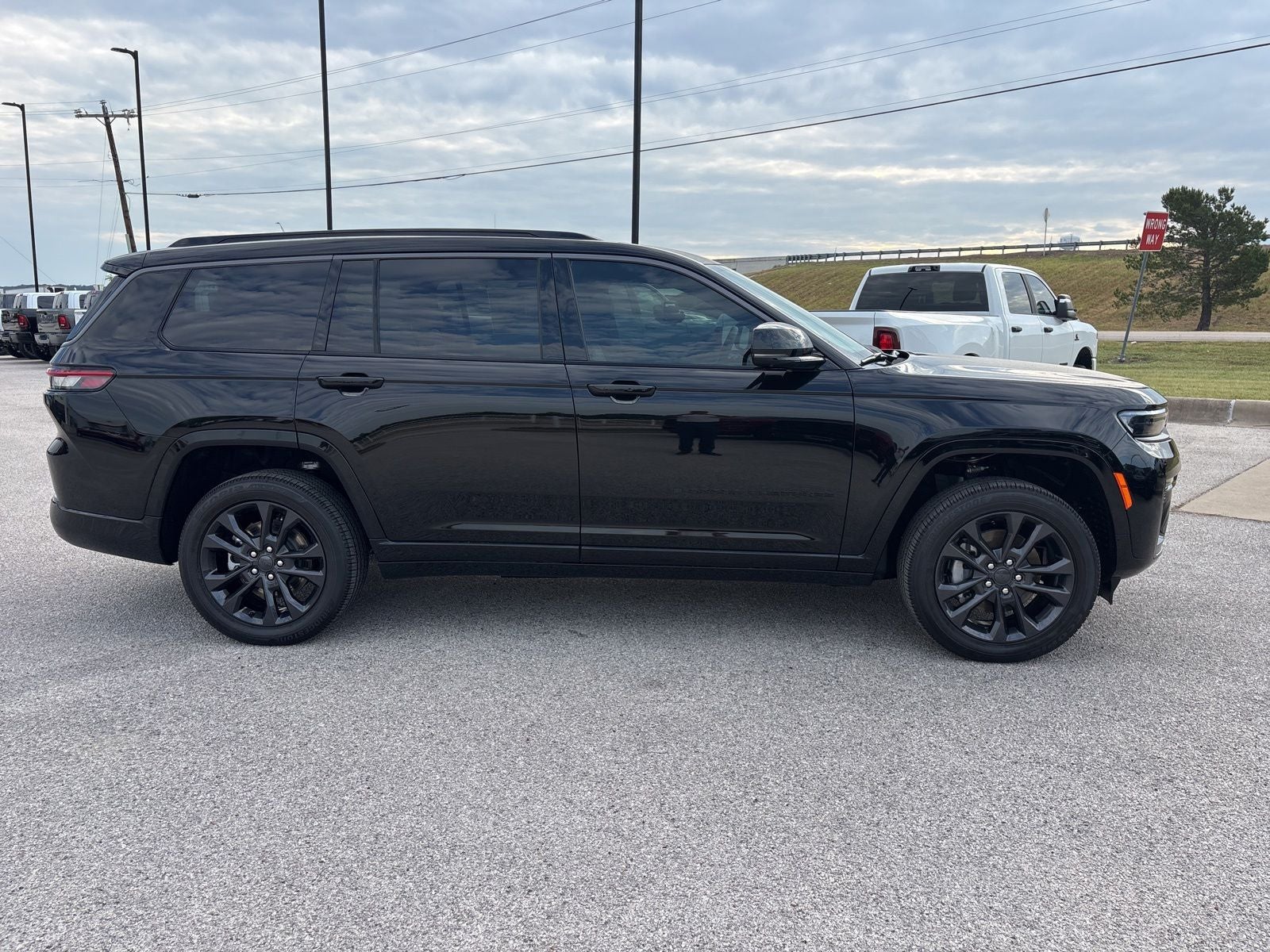 2026 Jeep Grand Cherokee GRAND CHEROKEE L LIMITED RESERVE 4X4
