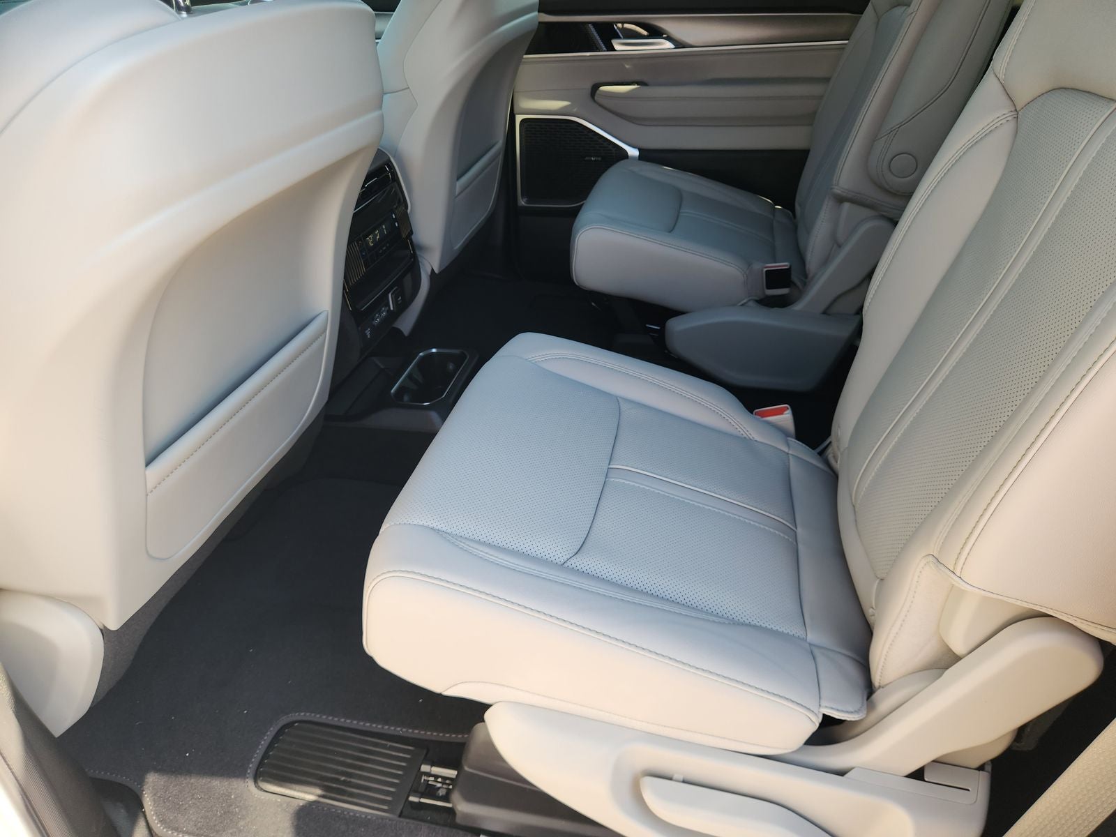 2026 Jeep Grand Wagoneer GRAND WAGONEER 4X2