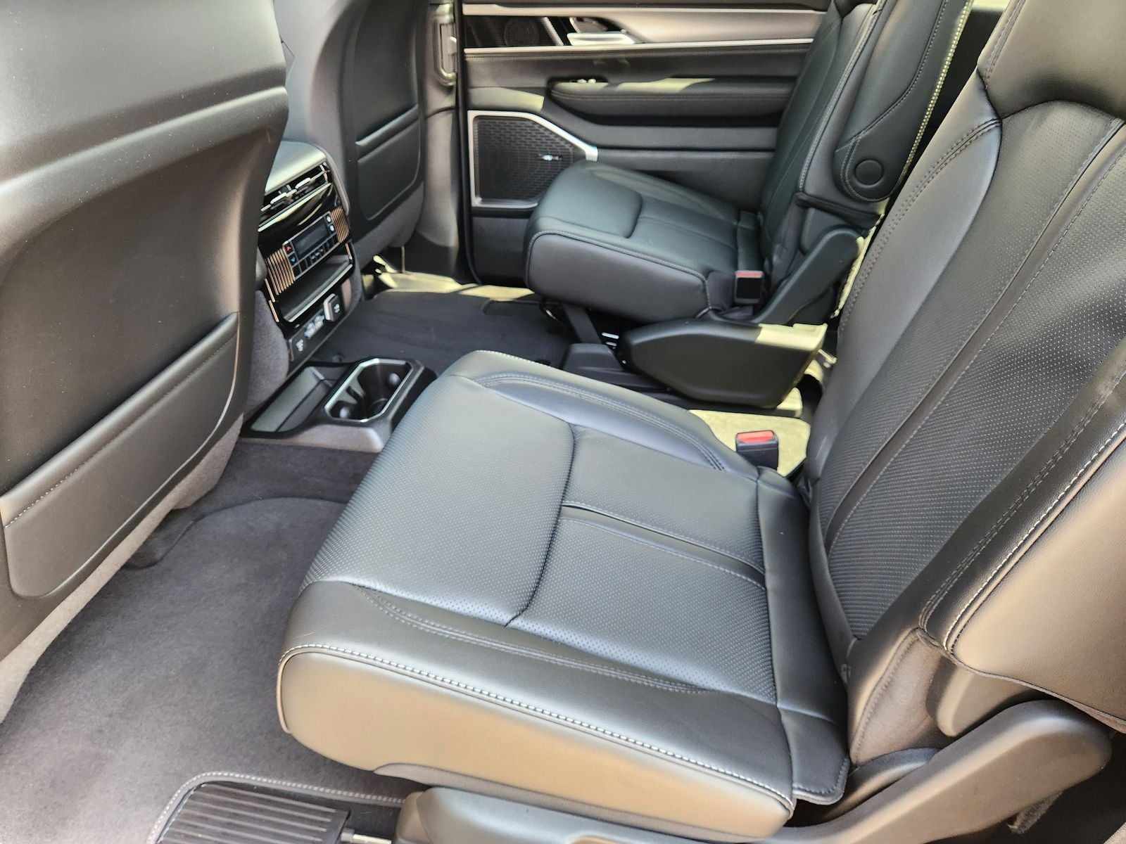 2026 Jeep Grand Wagoneer GRAND WAGONEER UPLAND 4X4