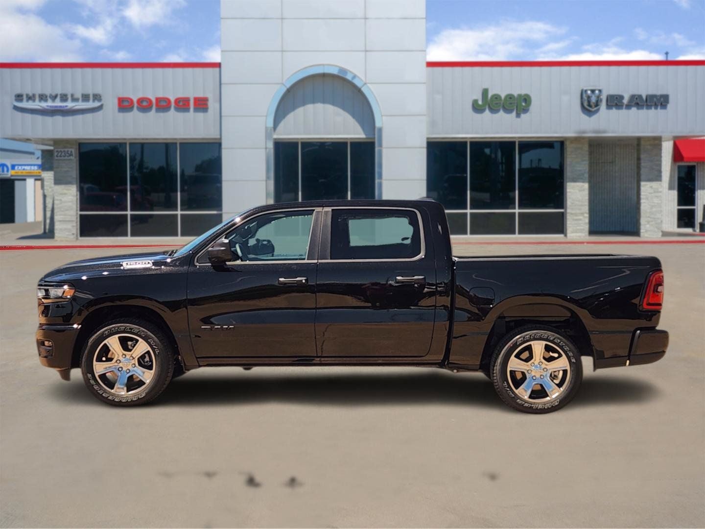 2026 RAM Ram 1500 RAM 1500 EXPRESS CREW CAB 4X2 5'7' BOX