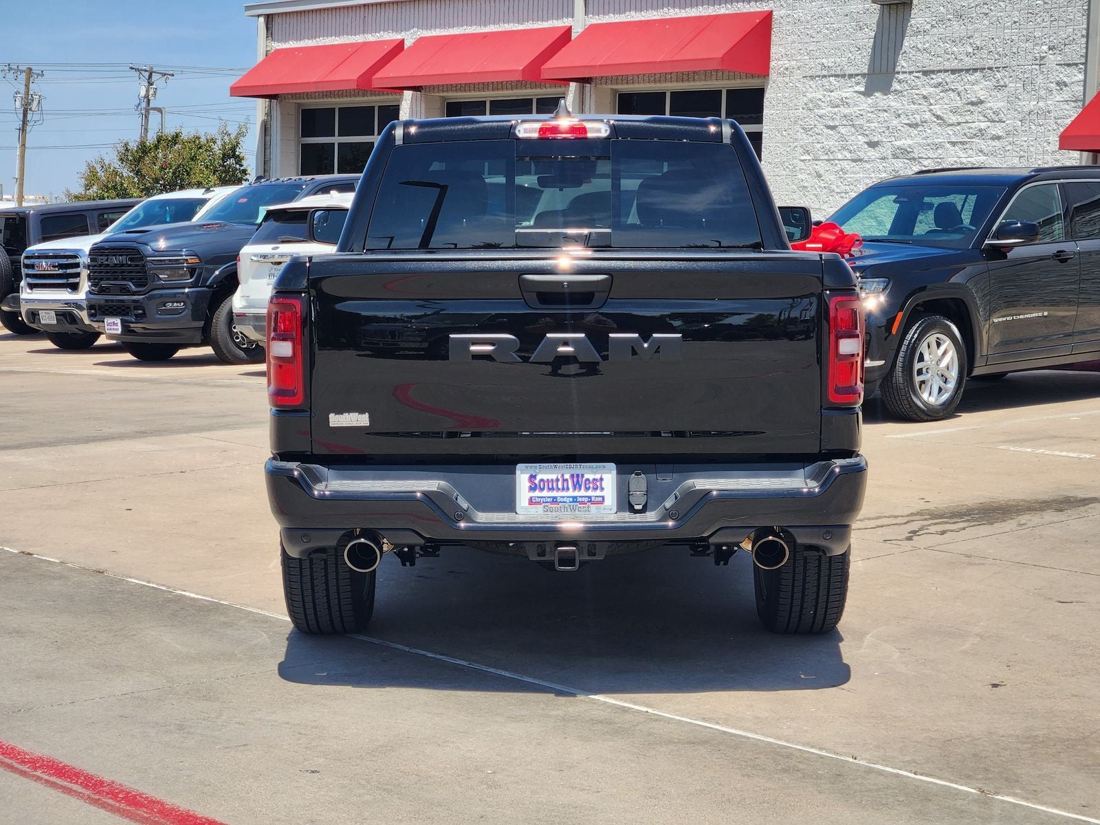 2026 RAM Ram 1500 RAM 1500 EXPRESS CREW CAB 4X2 5'7' BOX