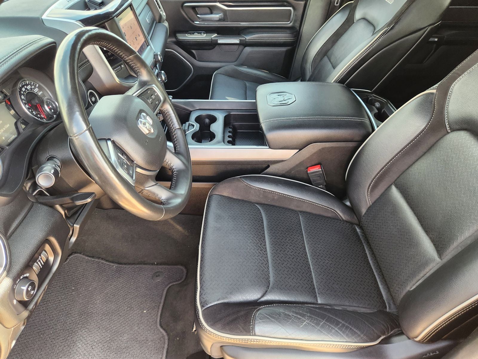 2022 RAM Ram 1500 Laramie Crew Cab 4x2 5'7' Box