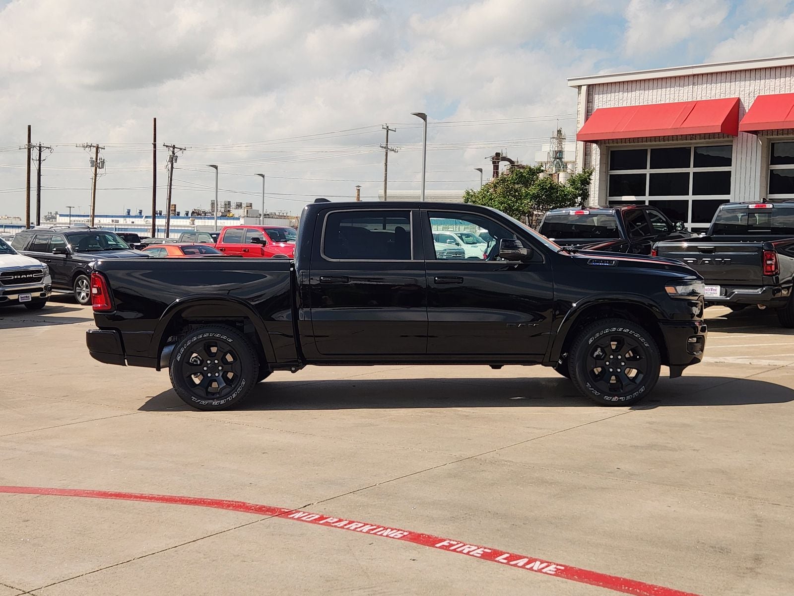 2026 RAM Ram 1500 RAM 1500 LONE STAR CREW CAB 4X4 5'7' BOX